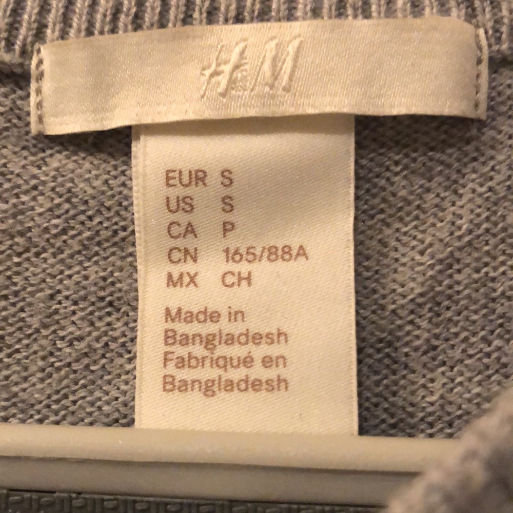 H&M Sweater - Picture 2 of 3
